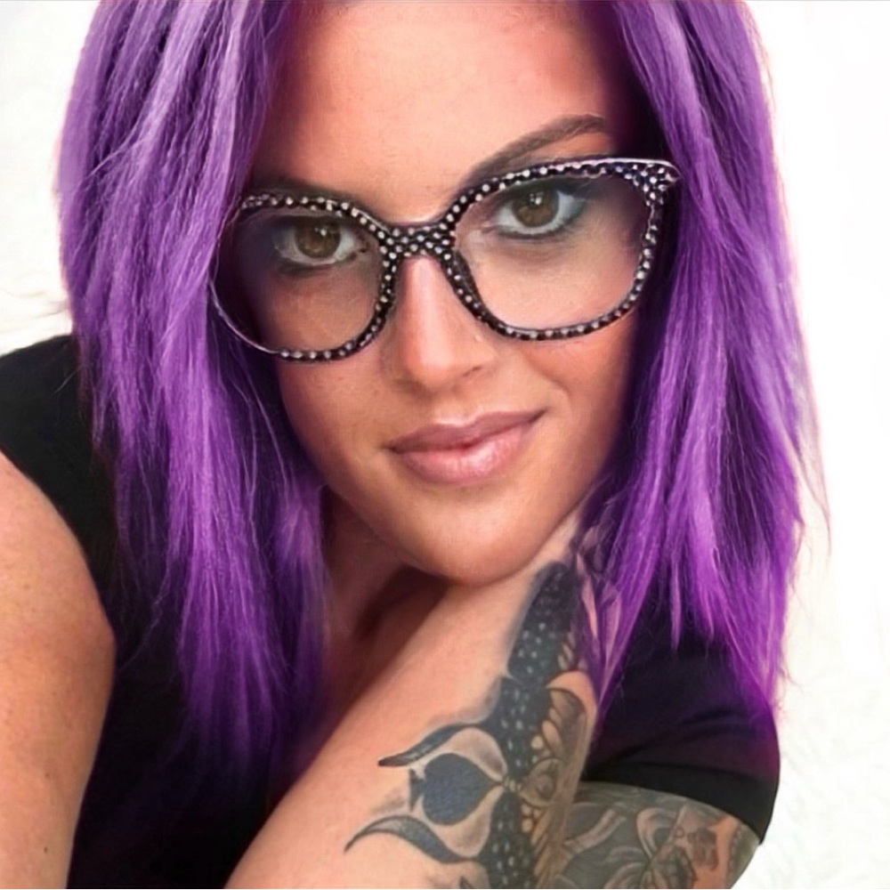I’m LIVE💜 - Picture 4 of 16